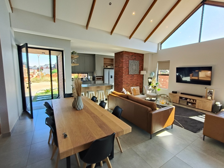 3 Bedroom Property for Sale in De Land Estate North West